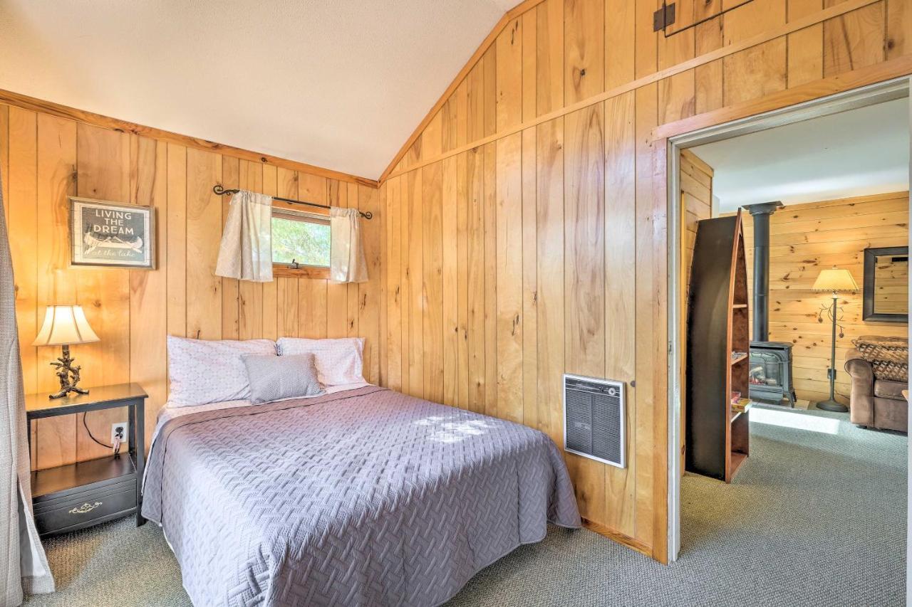 Lake Pleasant Cabin On 3 Acres With Kayaks And Beach! Exteriér fotografie